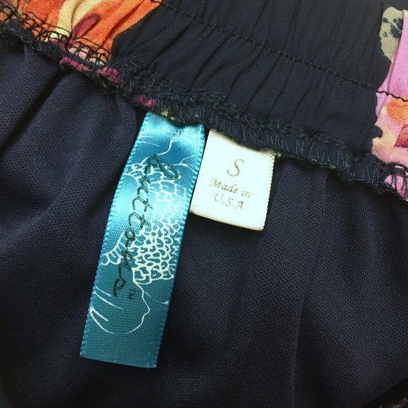 Buttons Vintage Floral Skirt - Picture 5 of 5